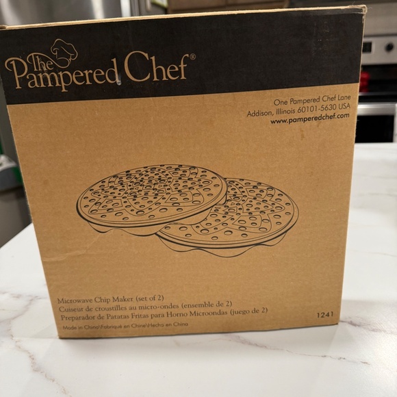 The Pampered Chef Microwave potato chip maker set of black silicone set #1241 - Picture 4 of 4